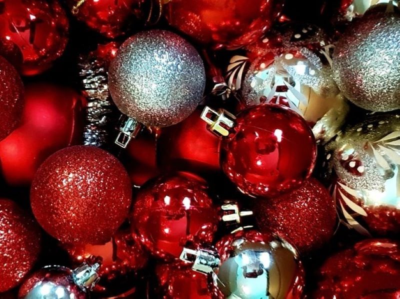 closeup-shot-bunch-shiny-christmas